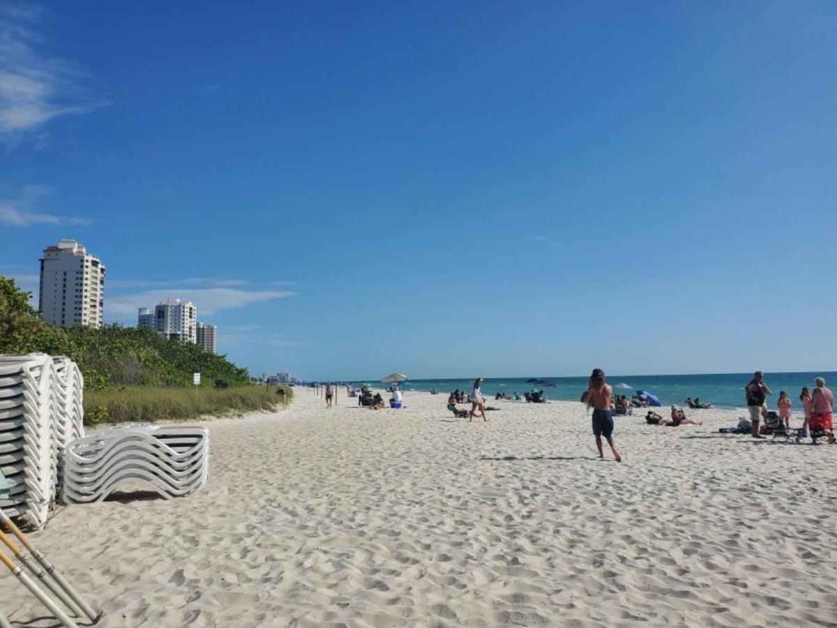 Few Steps To Ocean-4 Beach Cruisers & Free Parking & Private Backyard Джаксънвил Бийч Екстериор снимка